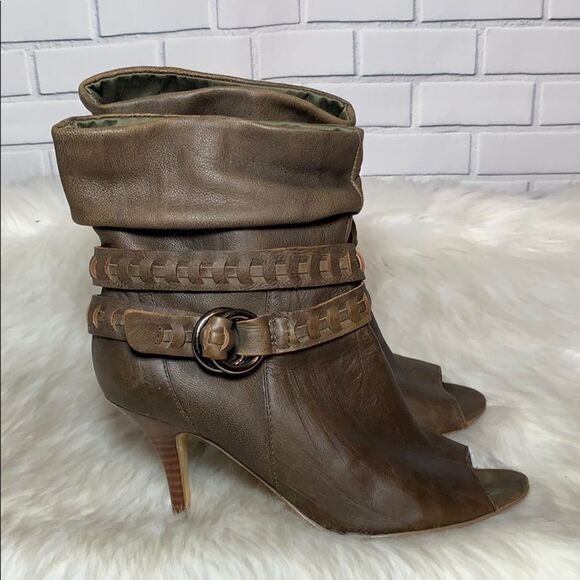 Guess Wallegrate  Brown Buckle Booties Sz 6.5 - Picture 4 of 7